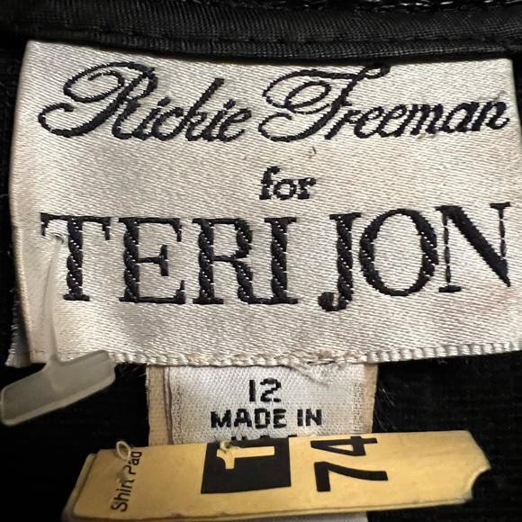 Dress - Picture 6 of 6